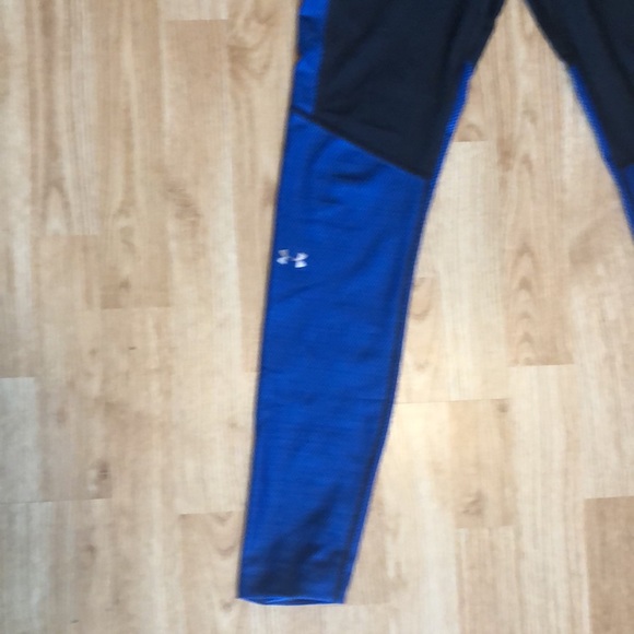 Under Armour fitted black blue cold gear. - Picture 3 of 5
